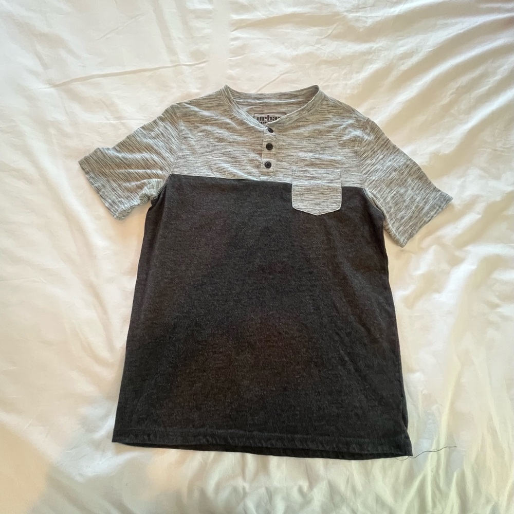 Urban Pipeline Gray Short Sleeve Henley Tee